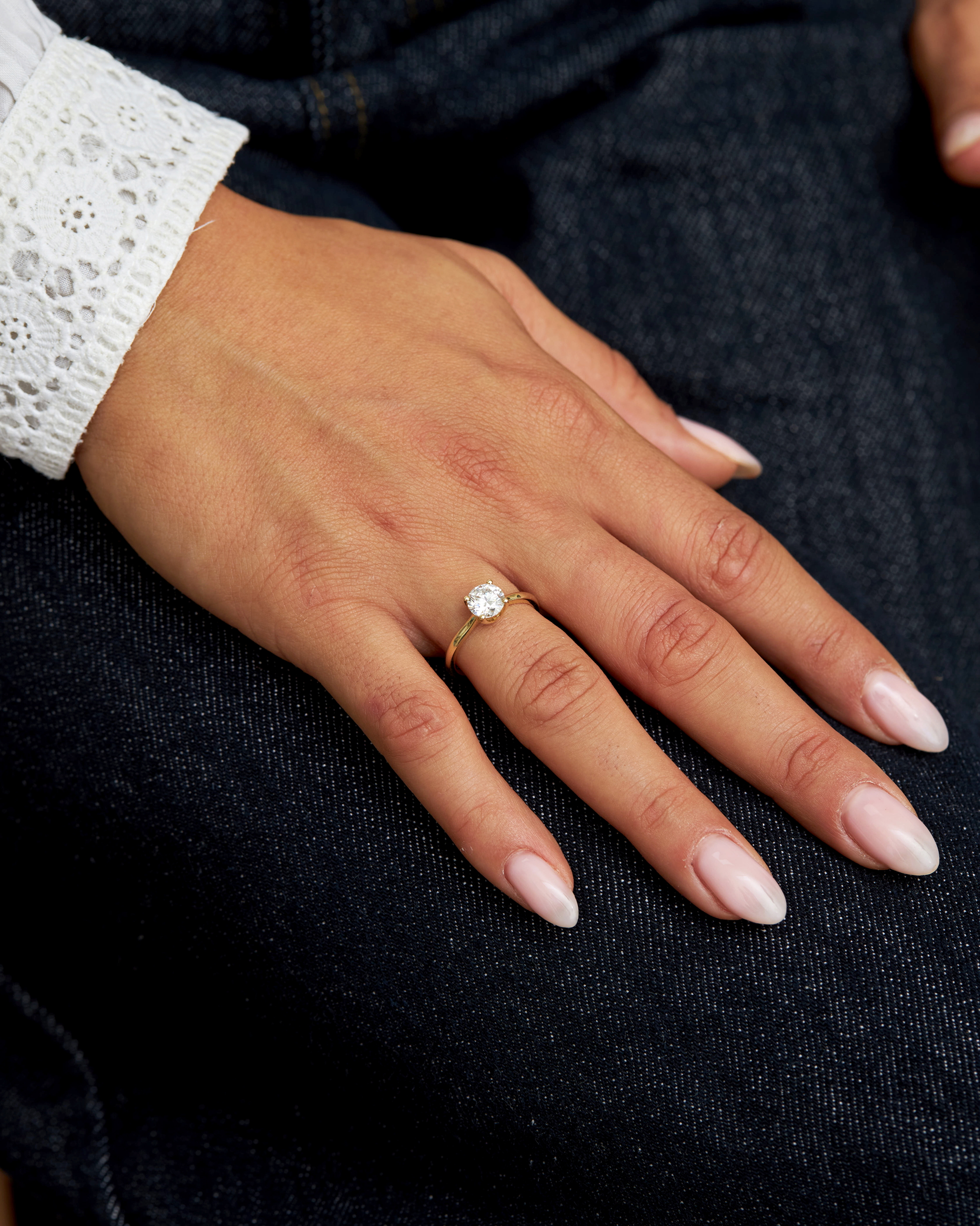 Monroe Ring 6.5mm lab diamond
