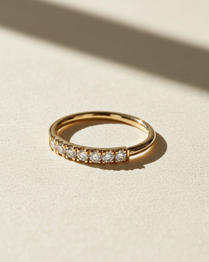 Candy Gold Ring 7 White Diamonds