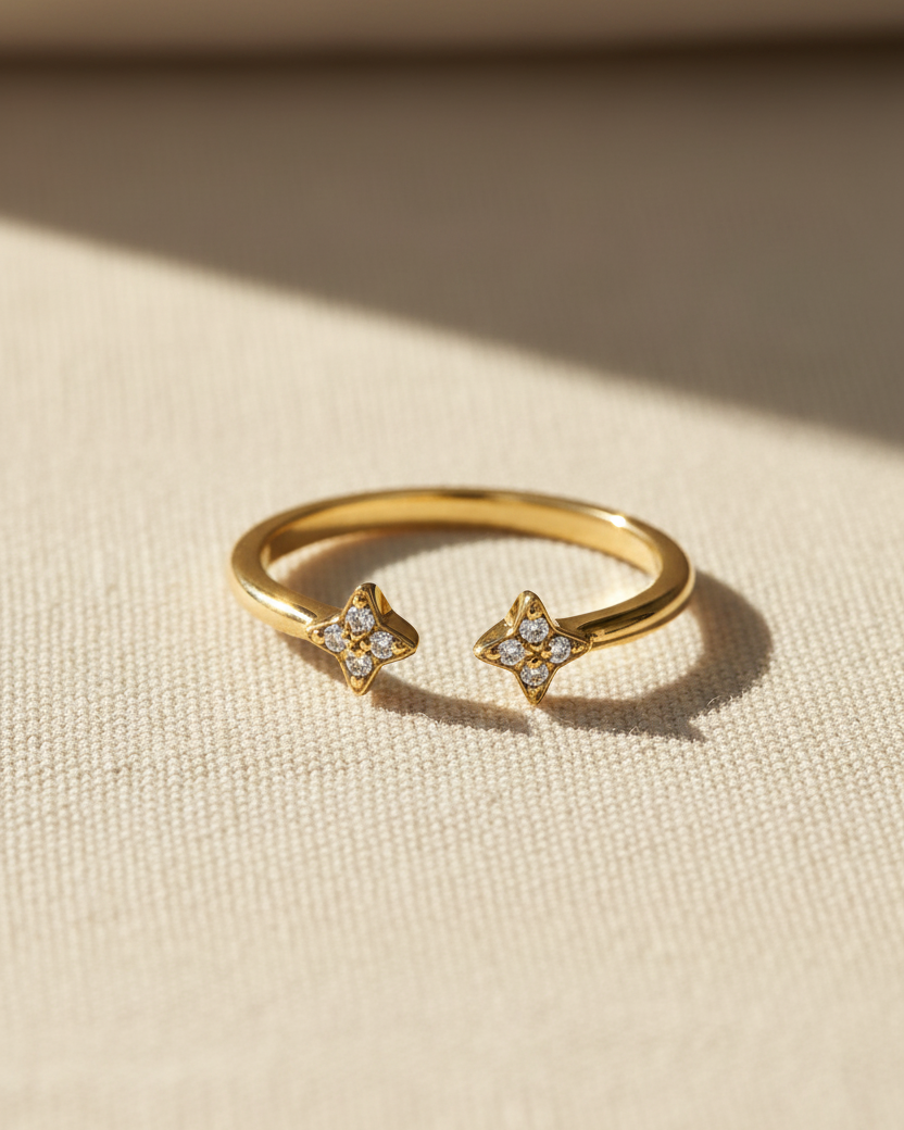 Mercury Ring With White Diamonds