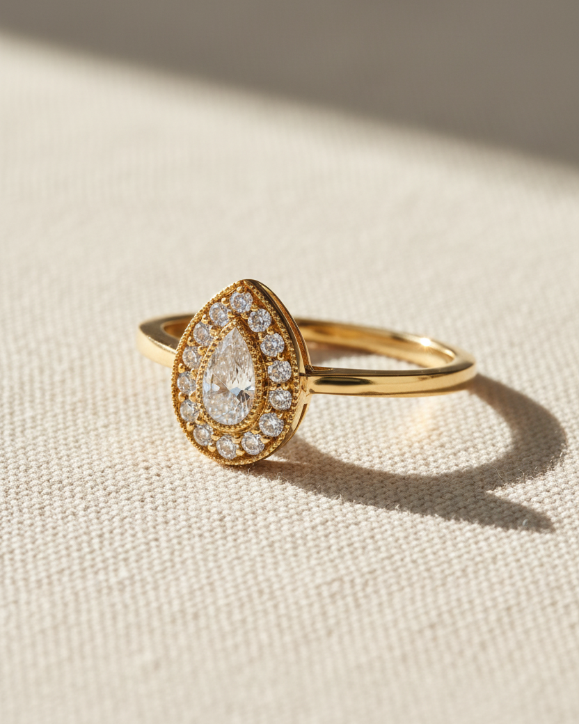 Luna Gold Ring White Diamond