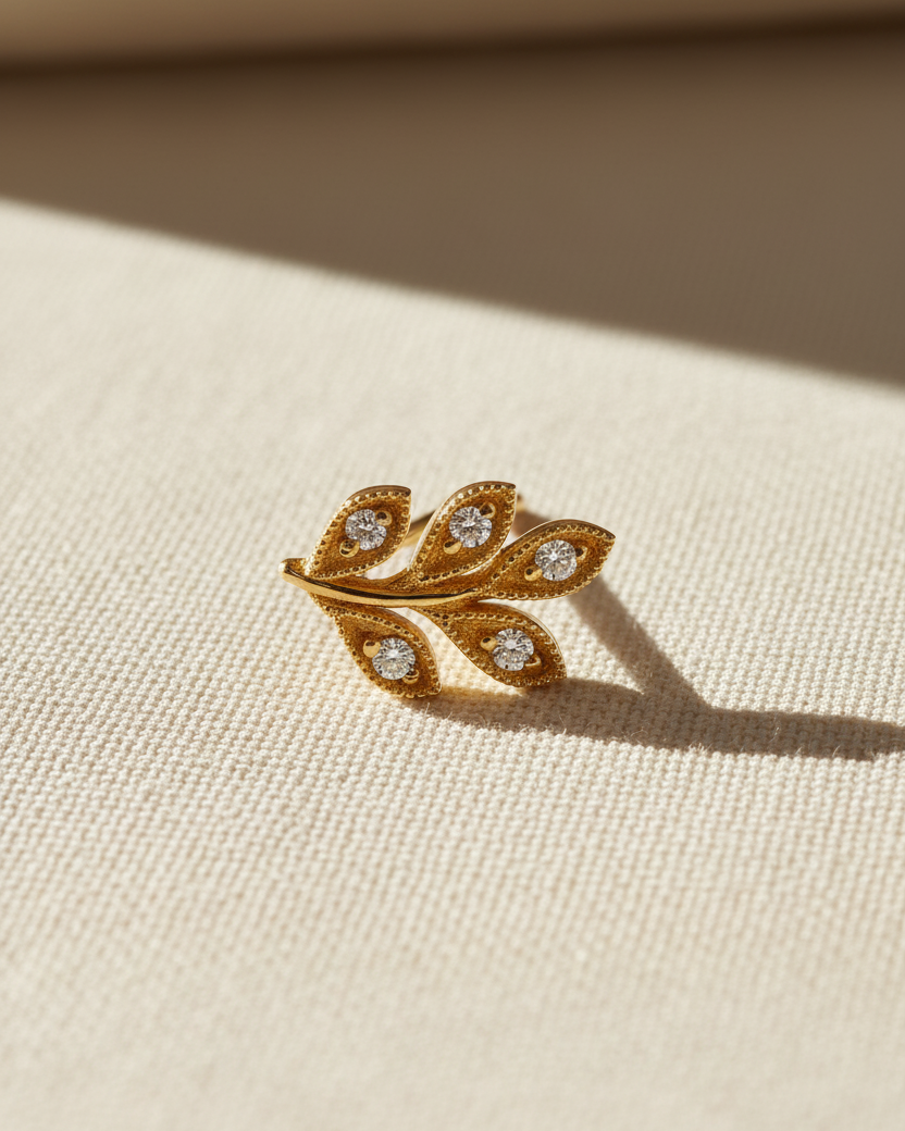 Leaf Gold Earring With White Diamonds