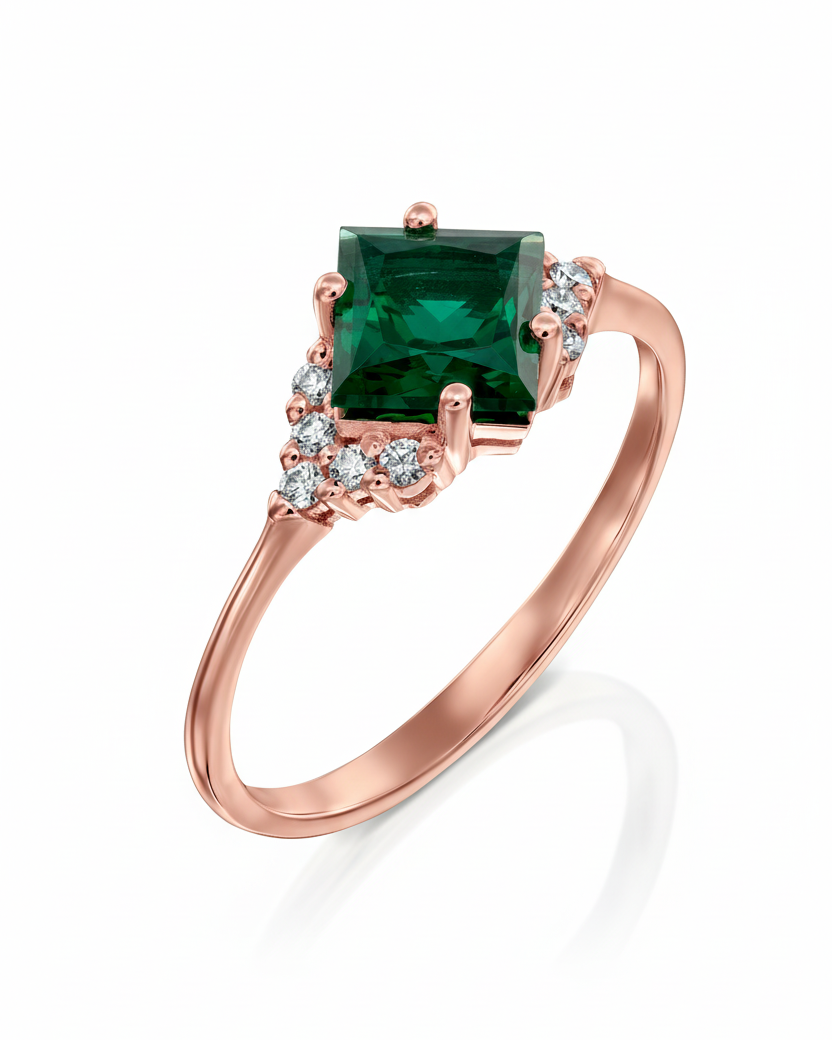 Juliette Ring With Diamonds and Emerald