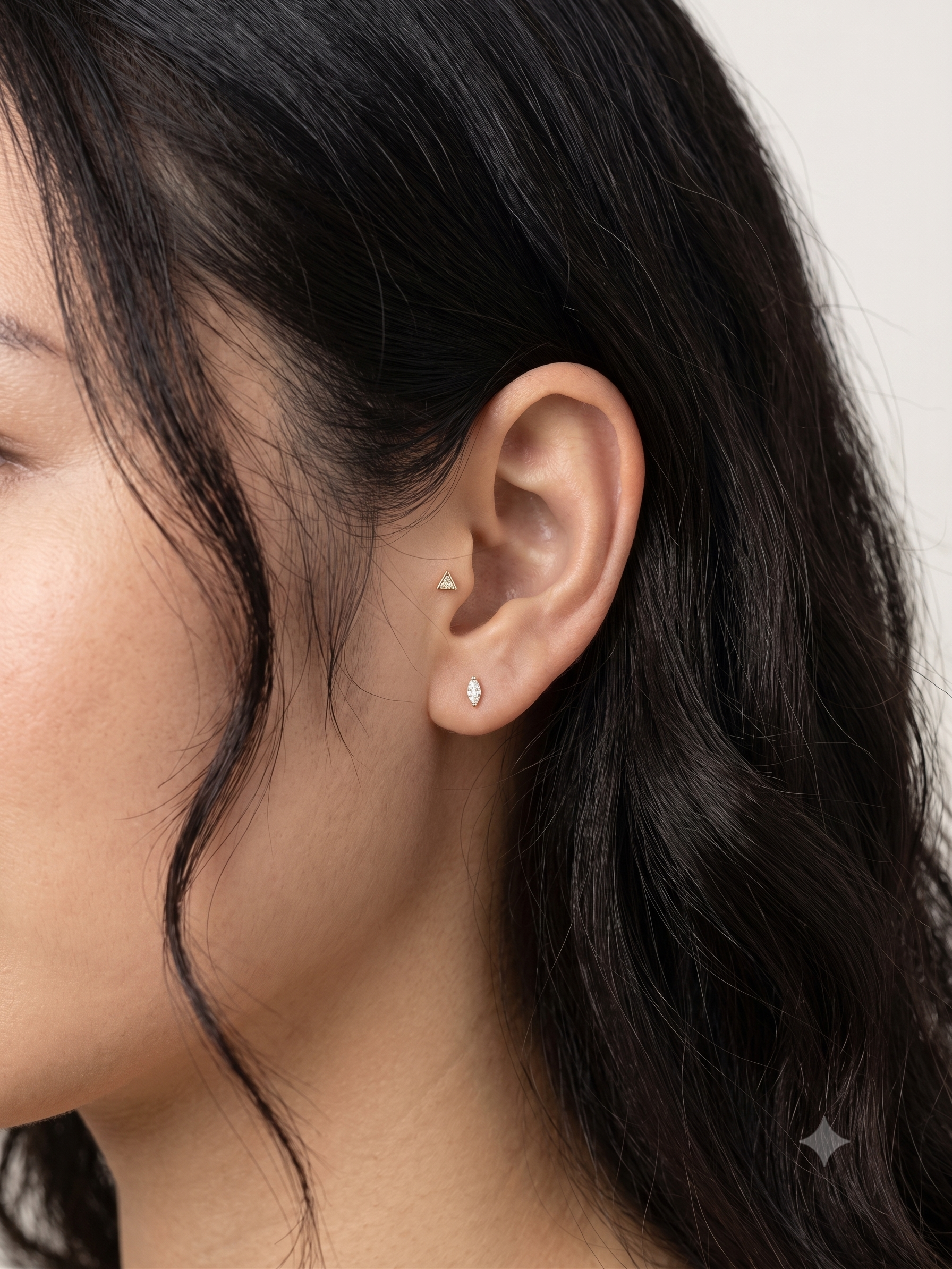 Amber earring with white diamond
