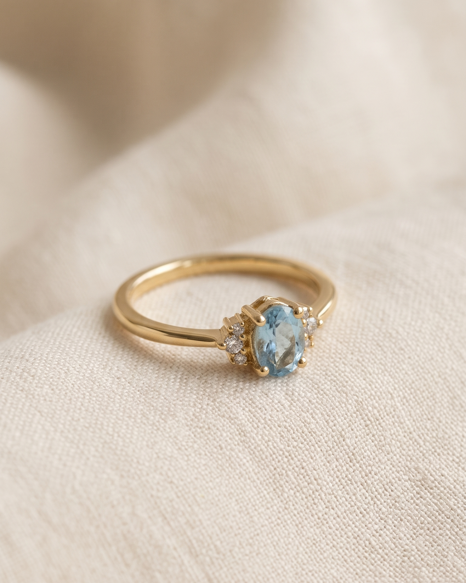 Ella Ring with Aquamarine and Diamonds
