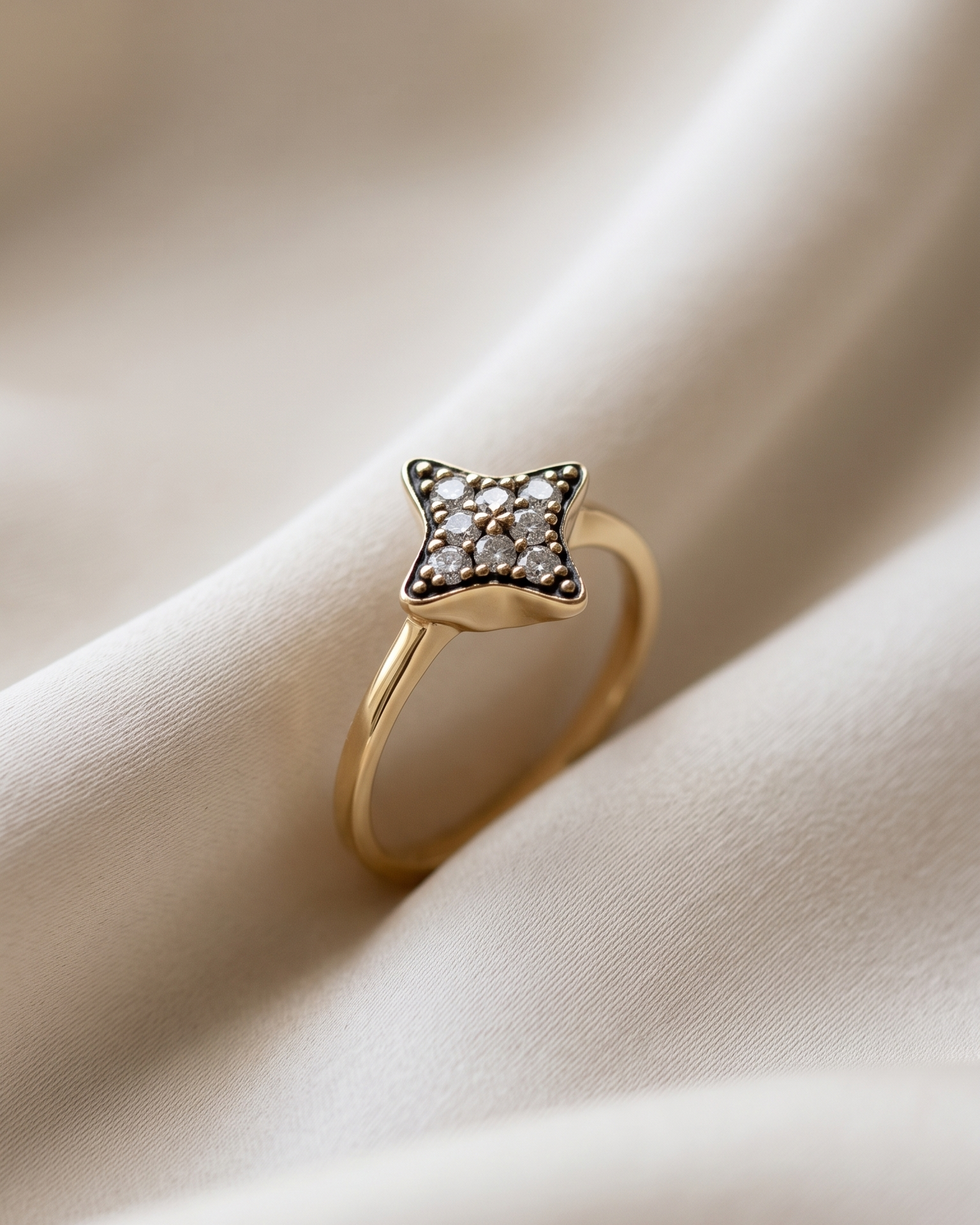 Cassiopeia Gold Ring White Diamonds blackening