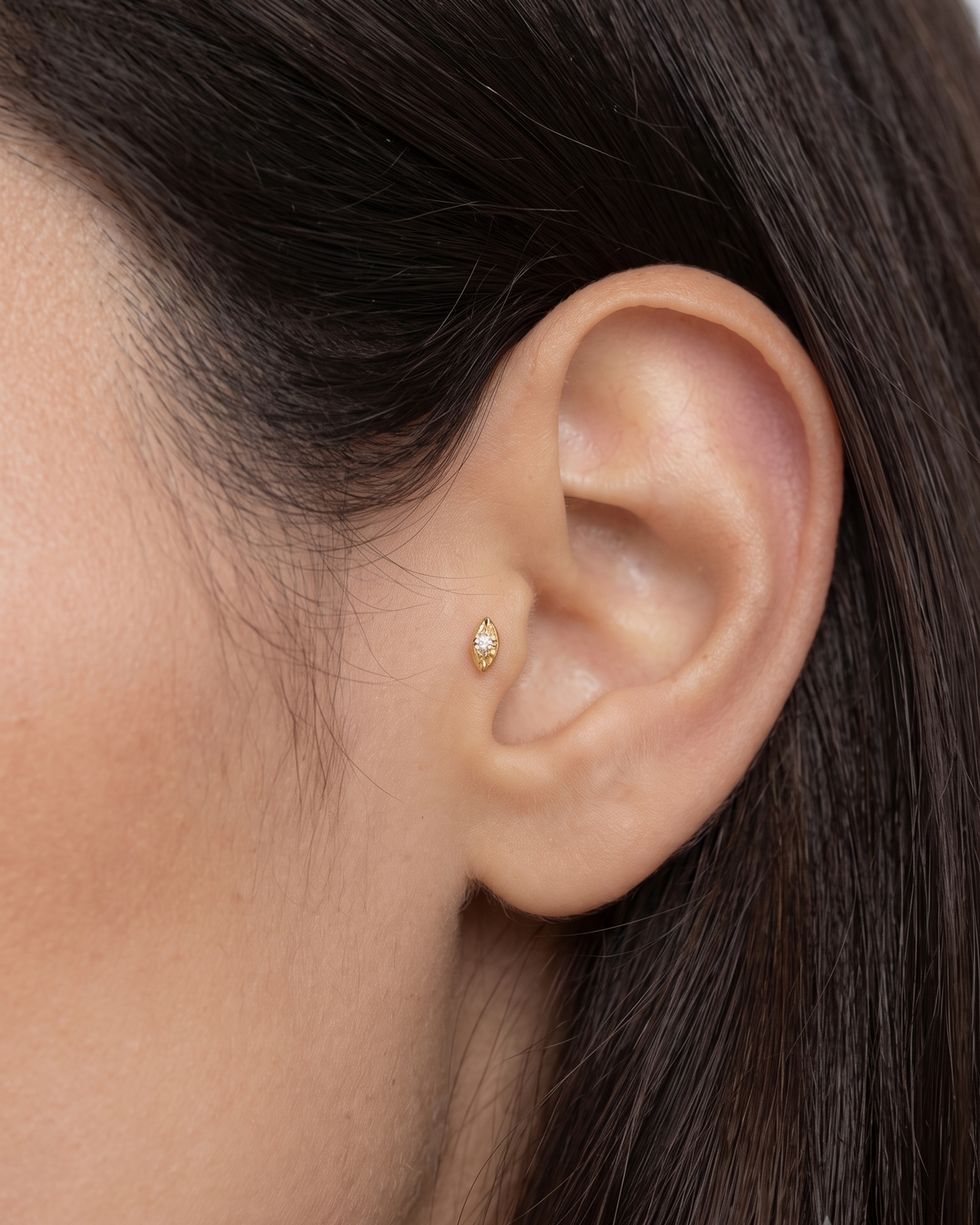 Agatha Piercing Earring With white Diamond