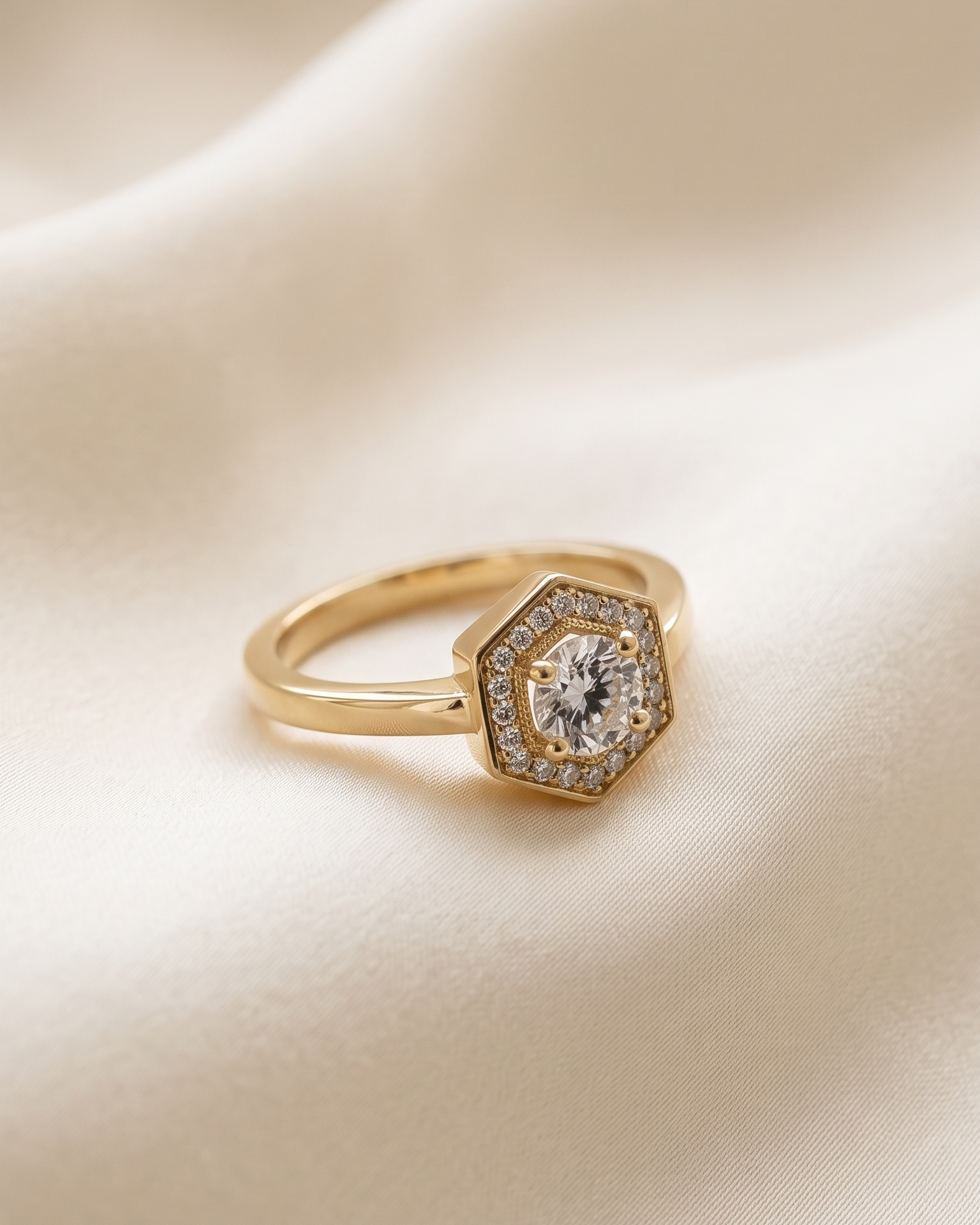 Amy Gold Ring 3.5mm Diamond