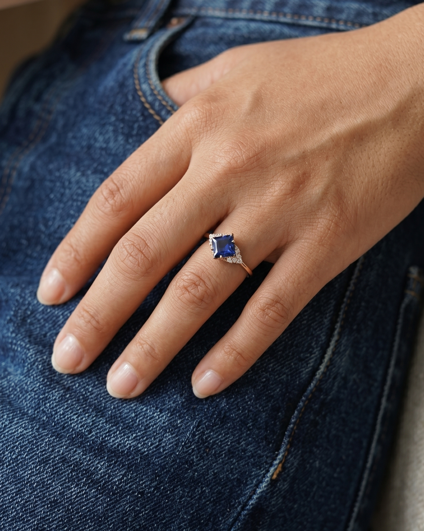 Juliette Ring With Diamonds and Blue Sapphire