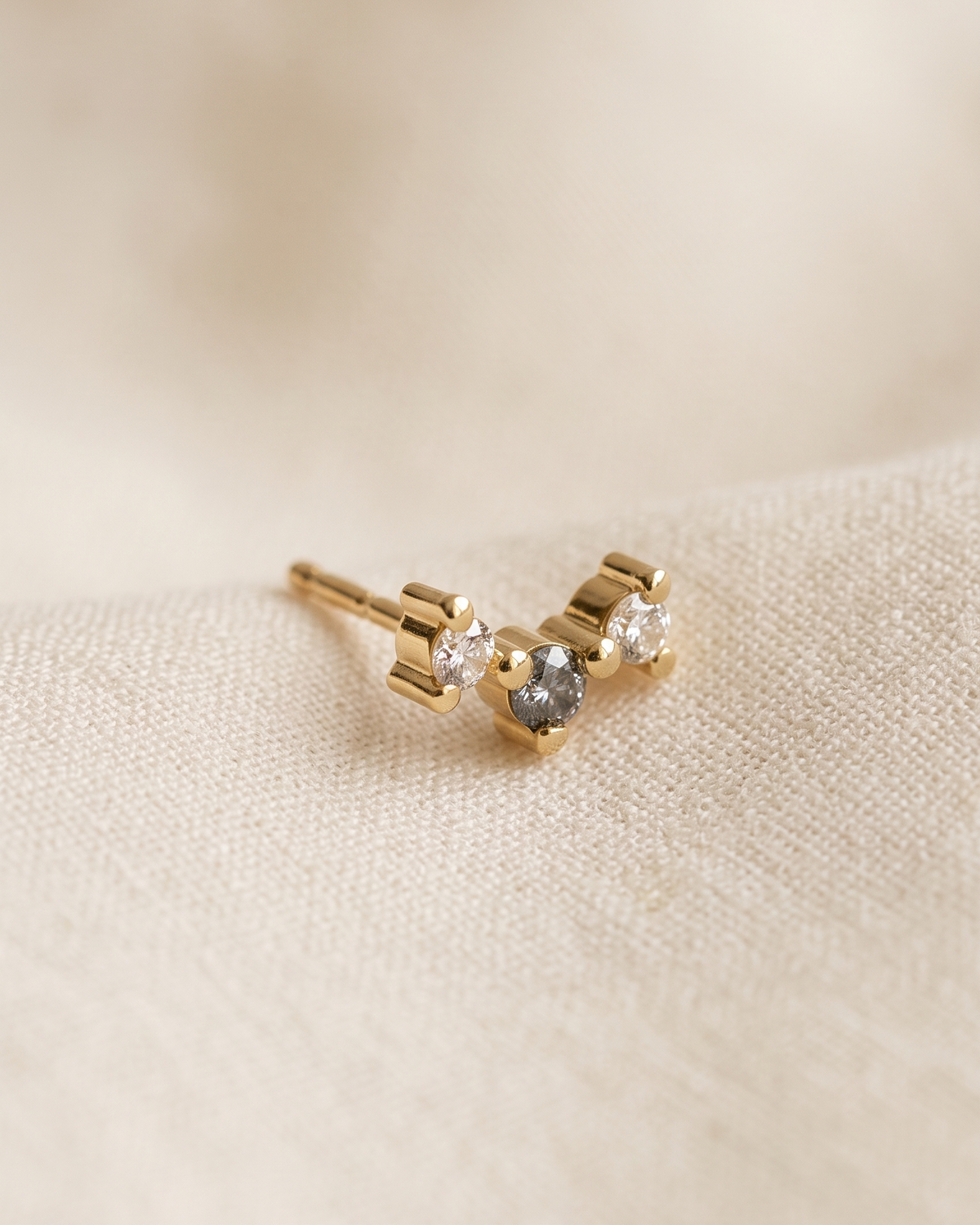 Frida White & Gray Diamond Earring