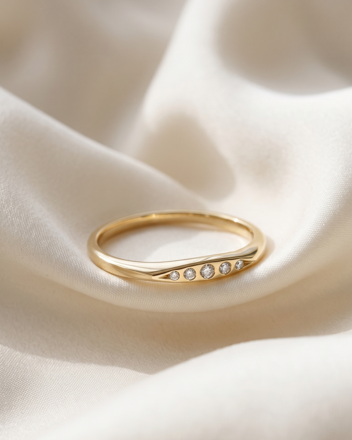 Jackie Gold Ring Five Diamonds