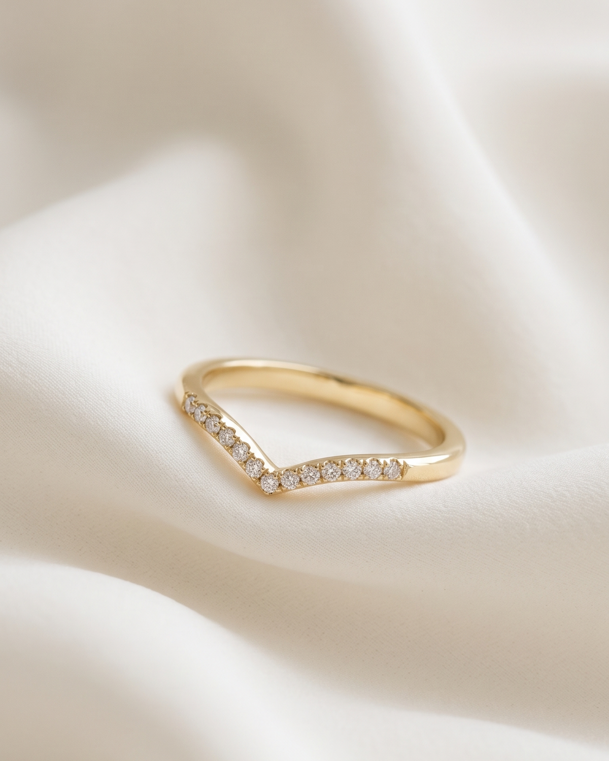 Hannah Ring With White diamonds