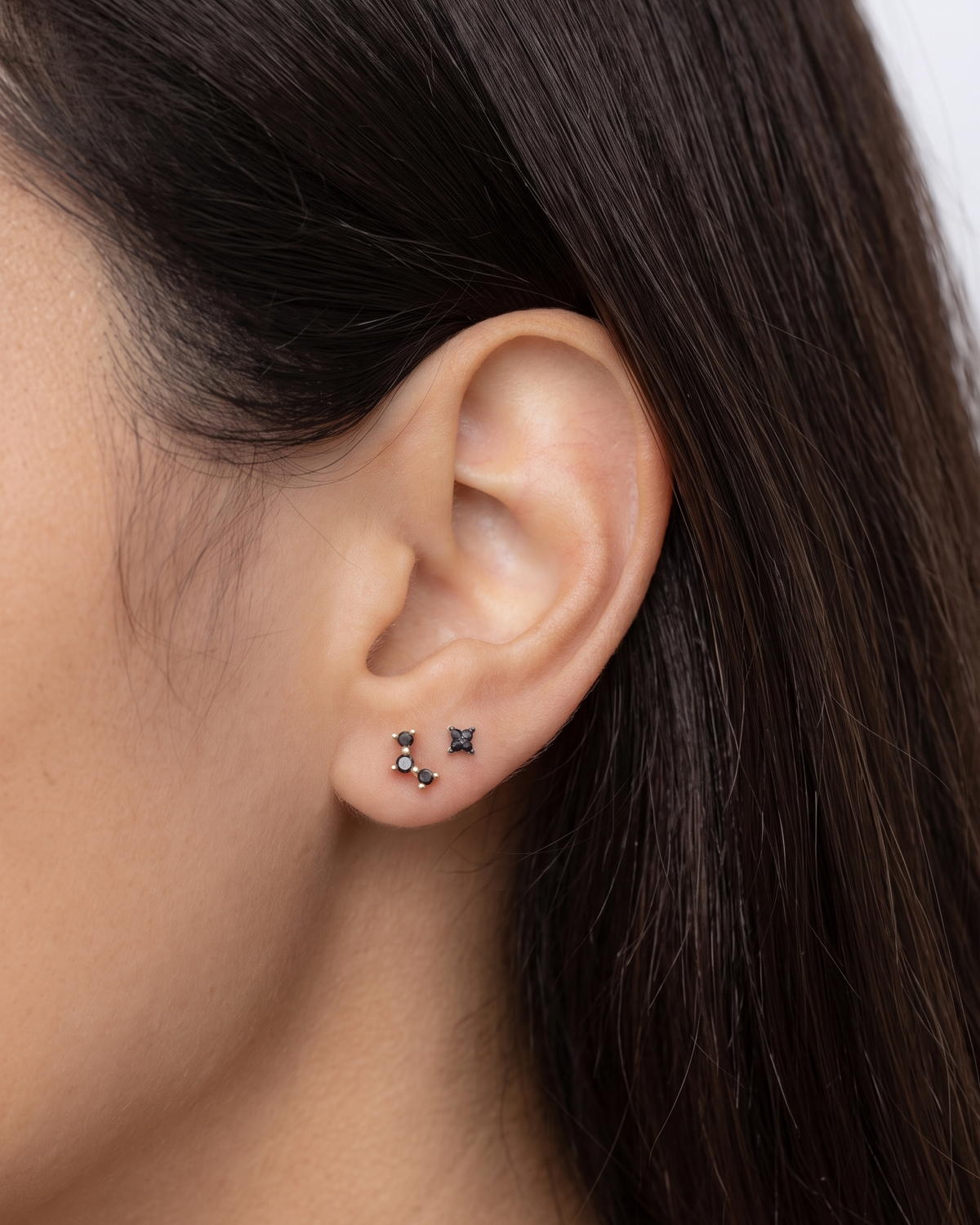 Mini Venus Piercing Gold Earring Black Diamonds blackening