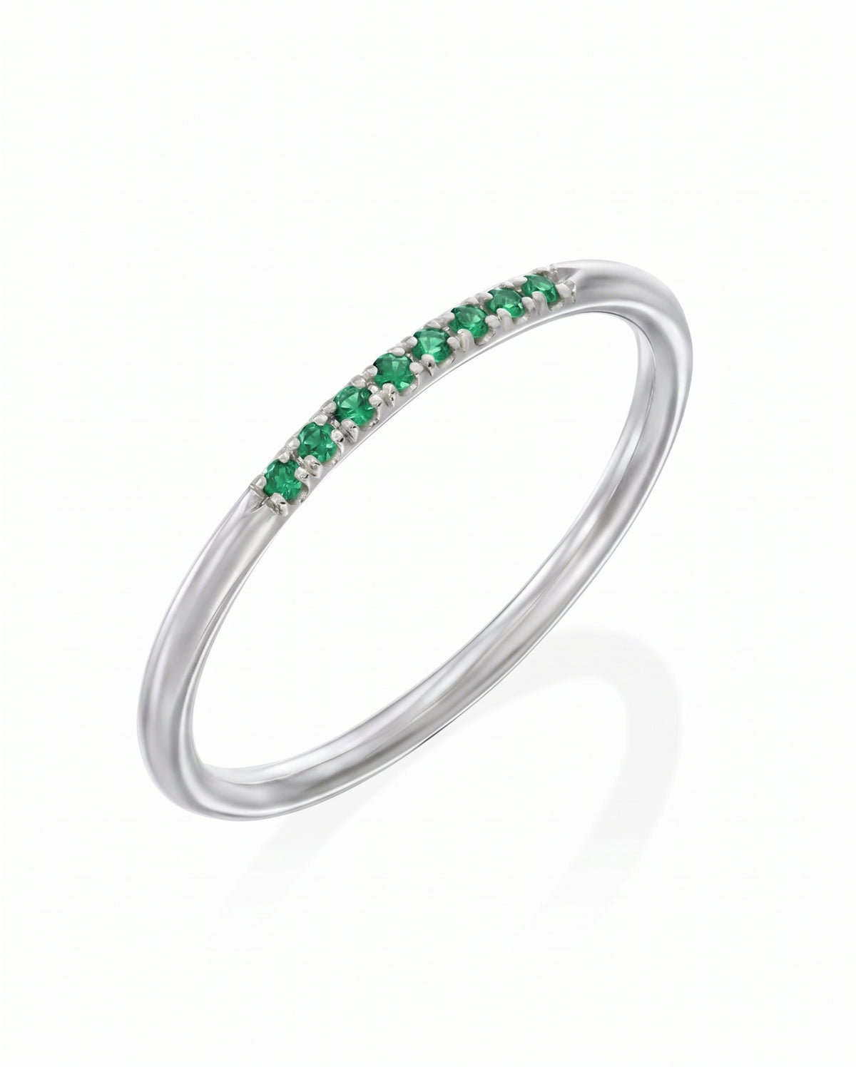 Kelly ring with Emerald