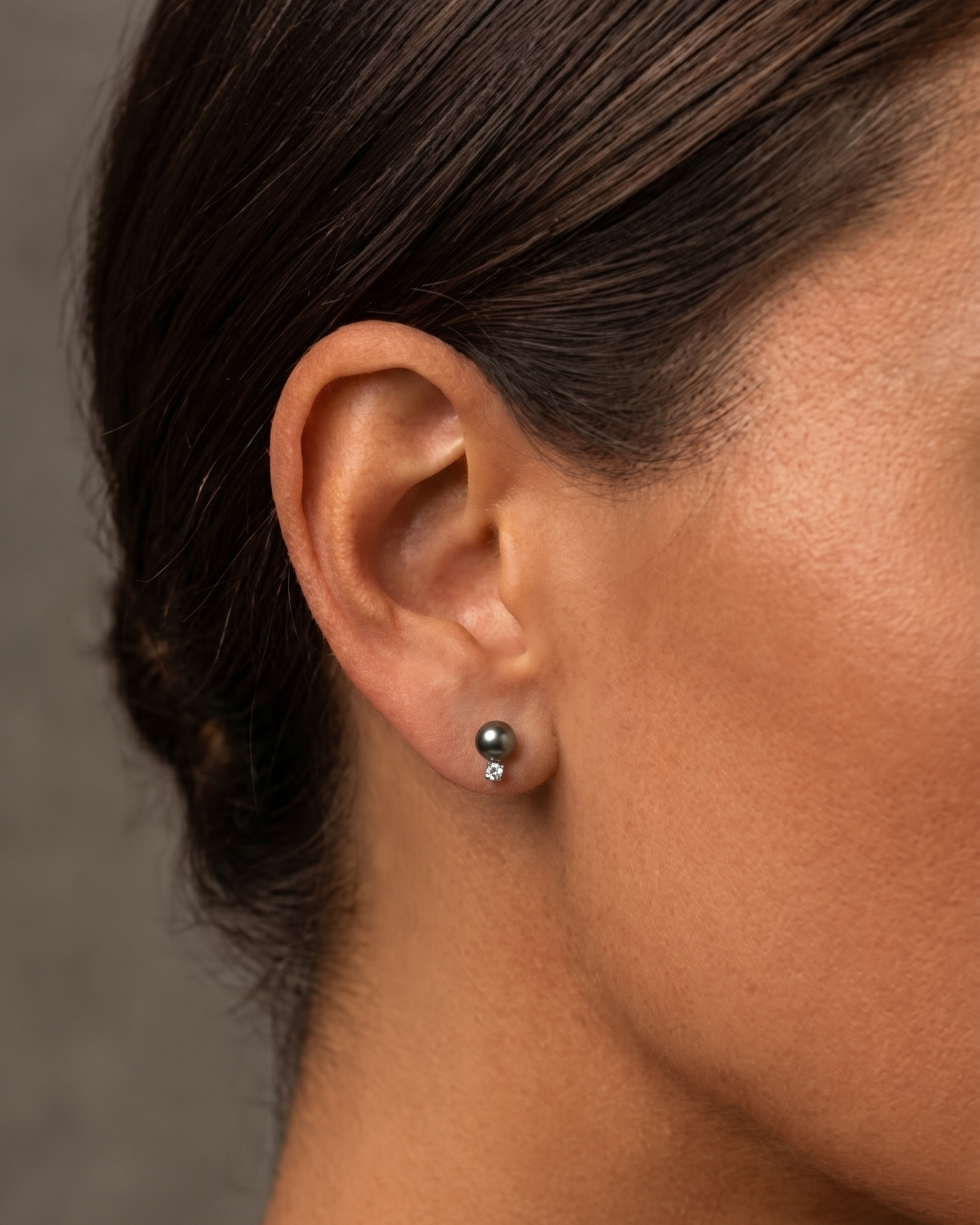 Scarlett Earring black pearl