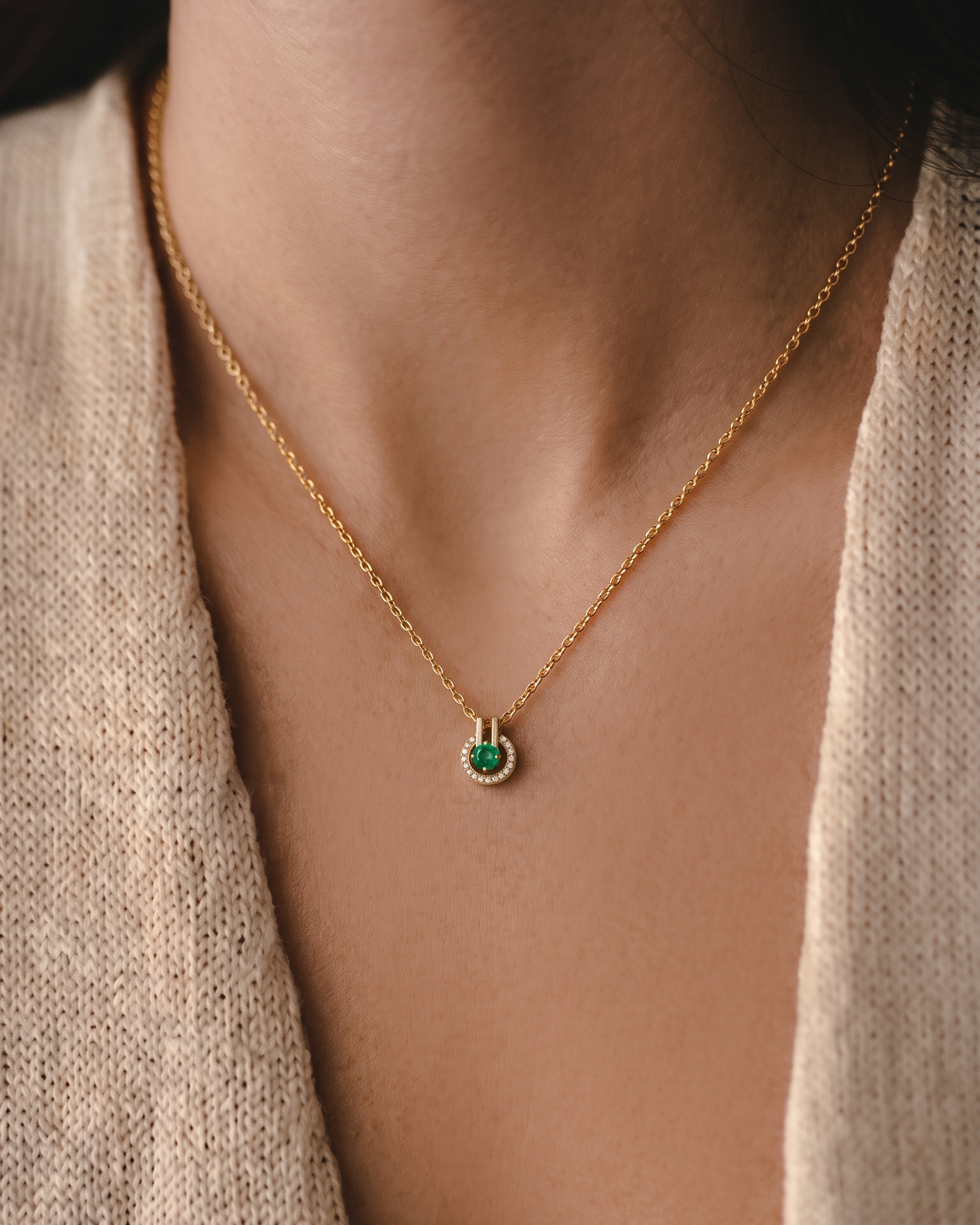 Necklace 03 - Emerald & White Diamonds