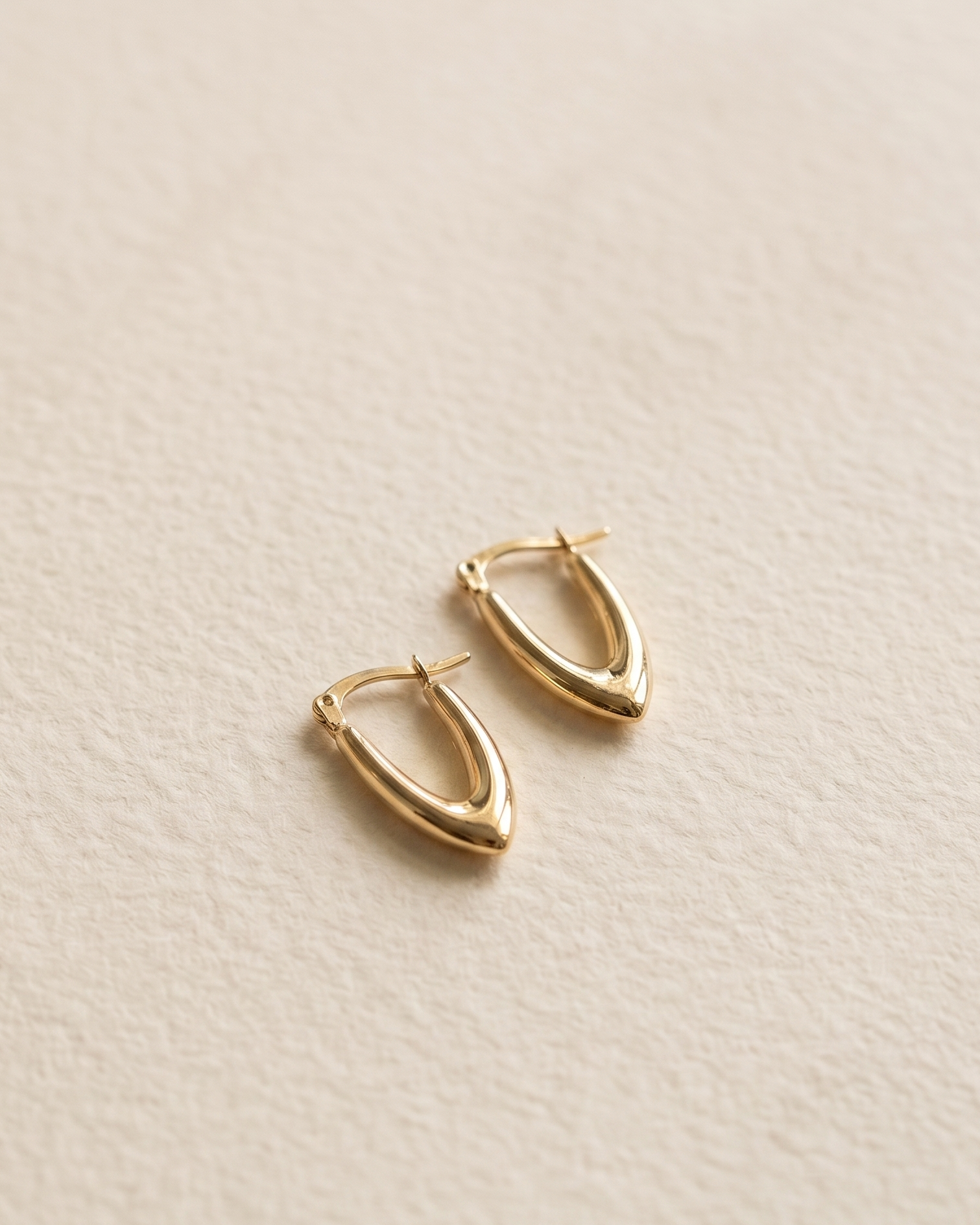 Eliya gold hoop earrings