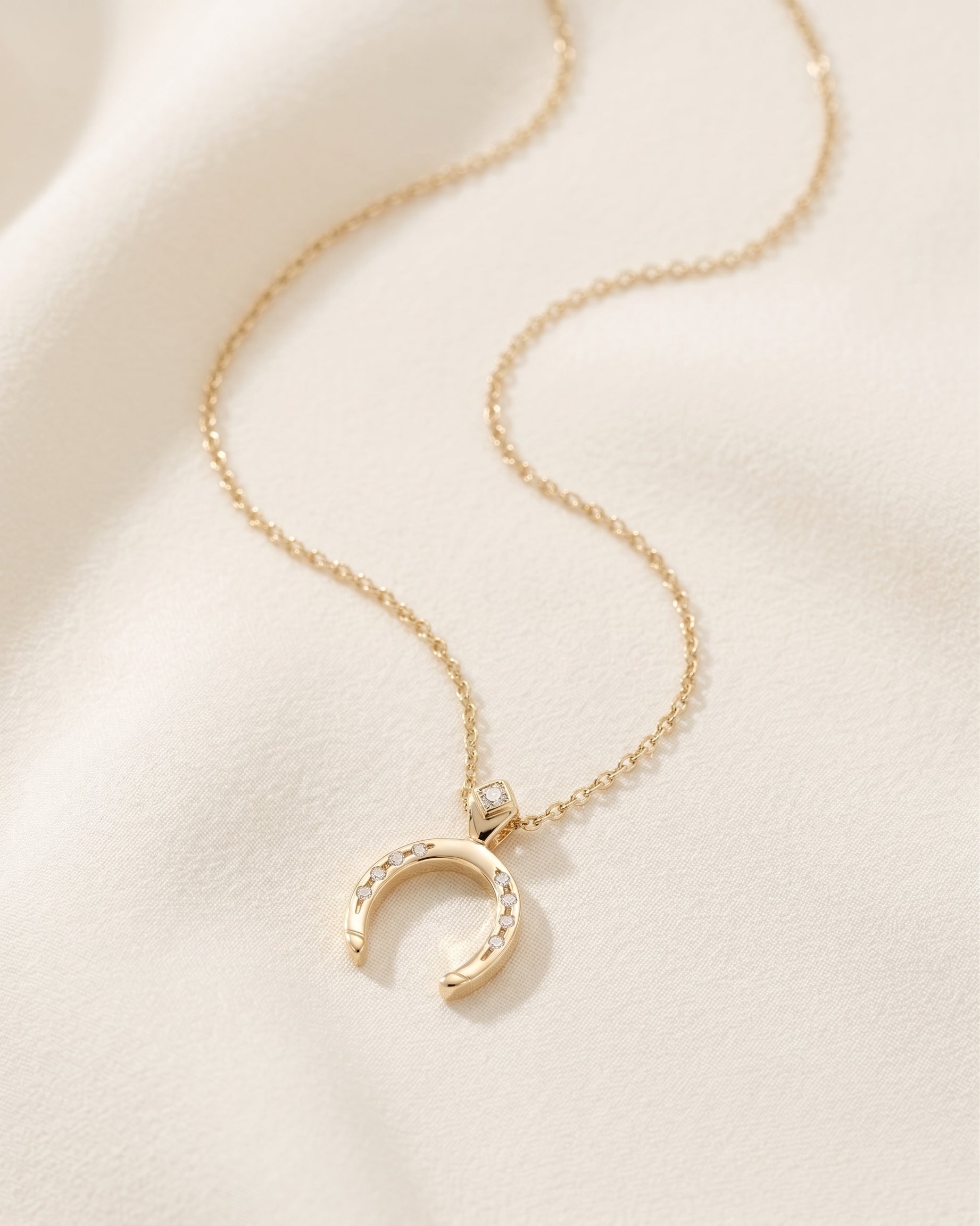 Horseshoe Gold Necklace White Diamond