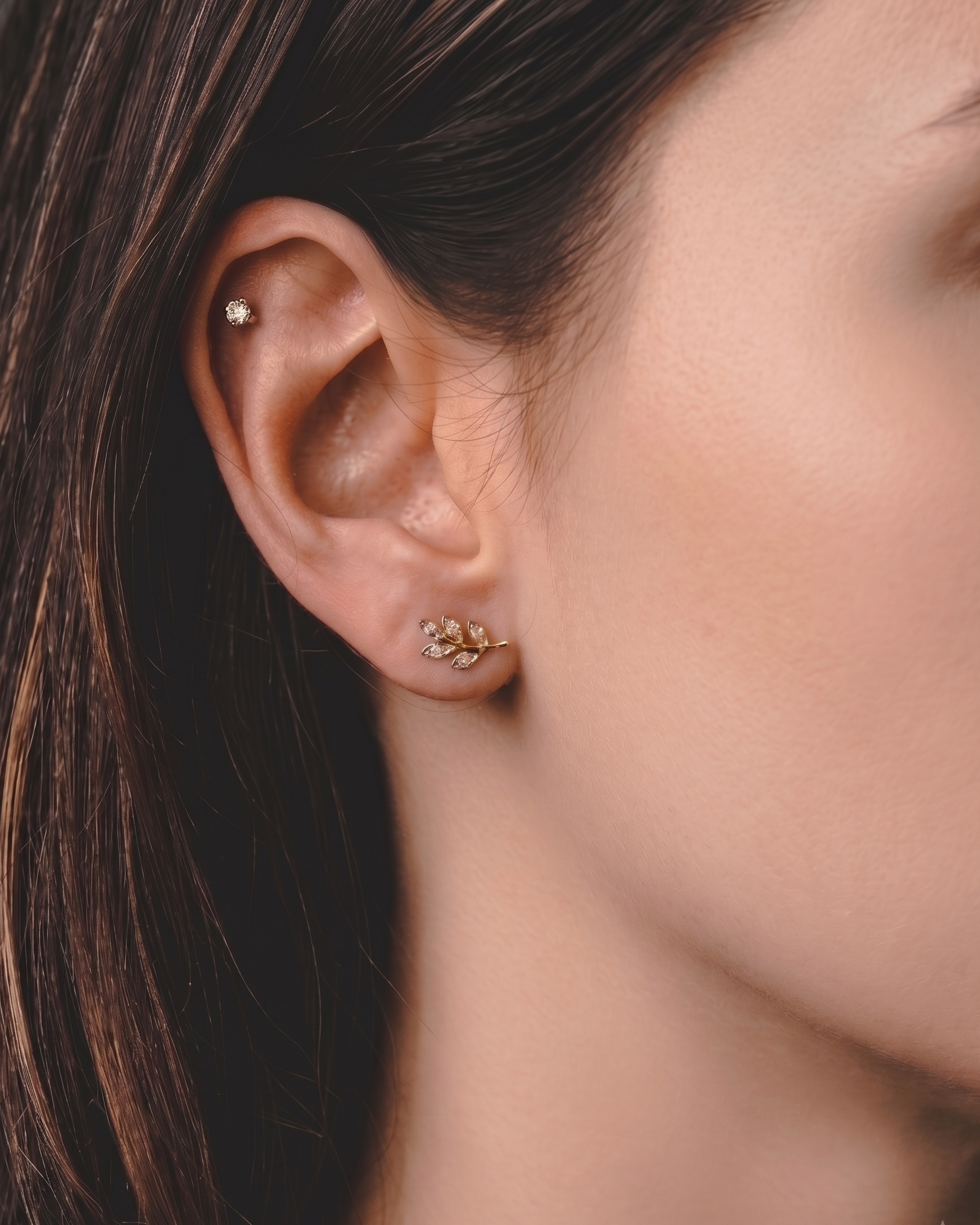 Leaf Gold Earring With White Diamonds