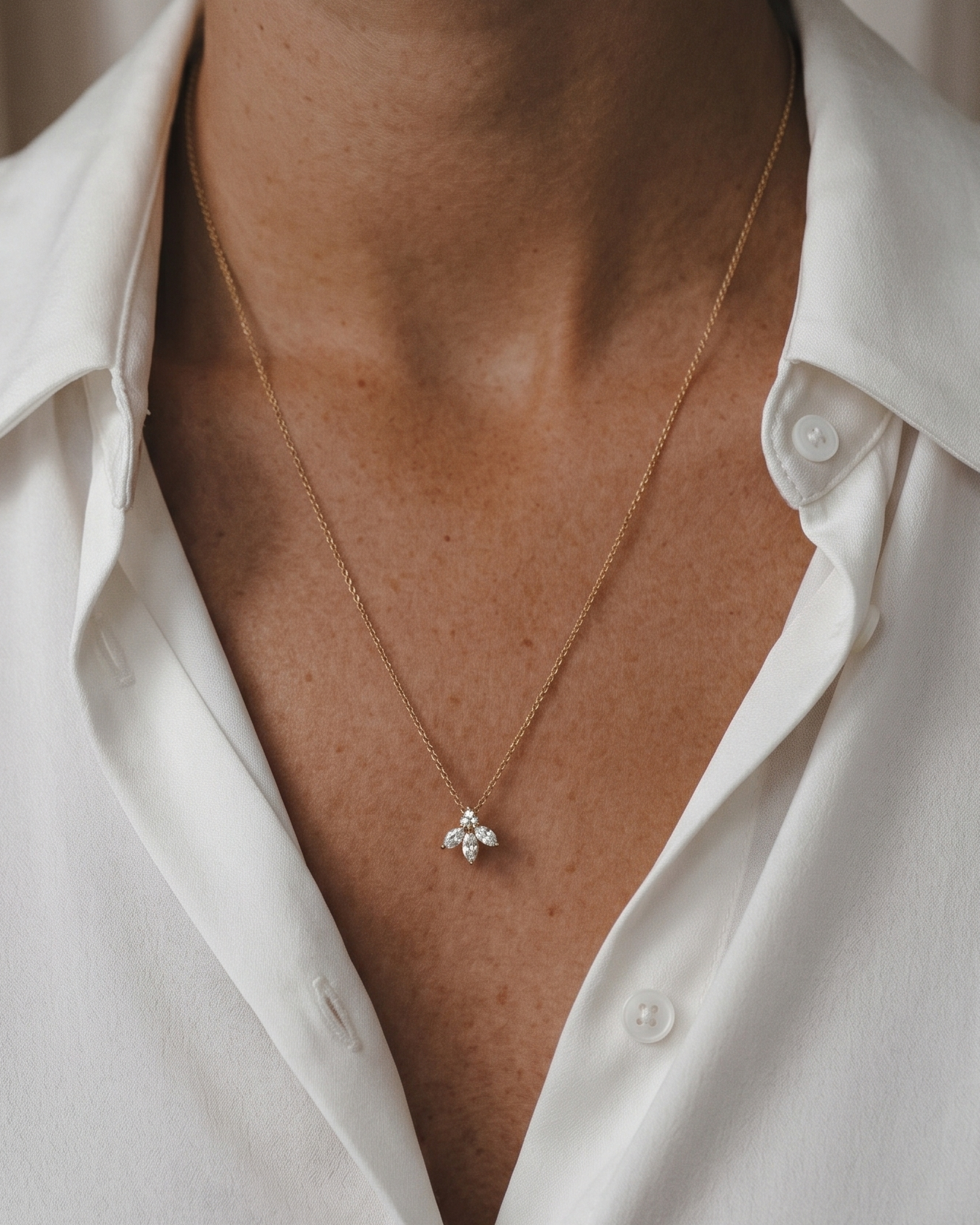 Jeanne Poisson Necklace White Diamonds