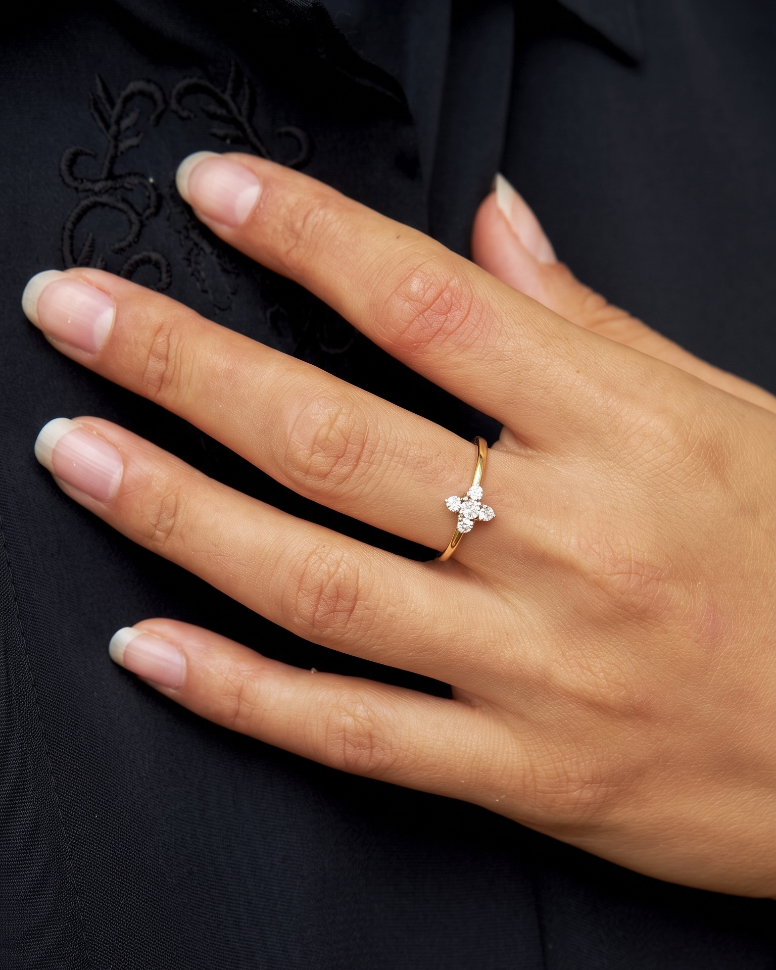 Eliana White Gold and Diamonds Ring