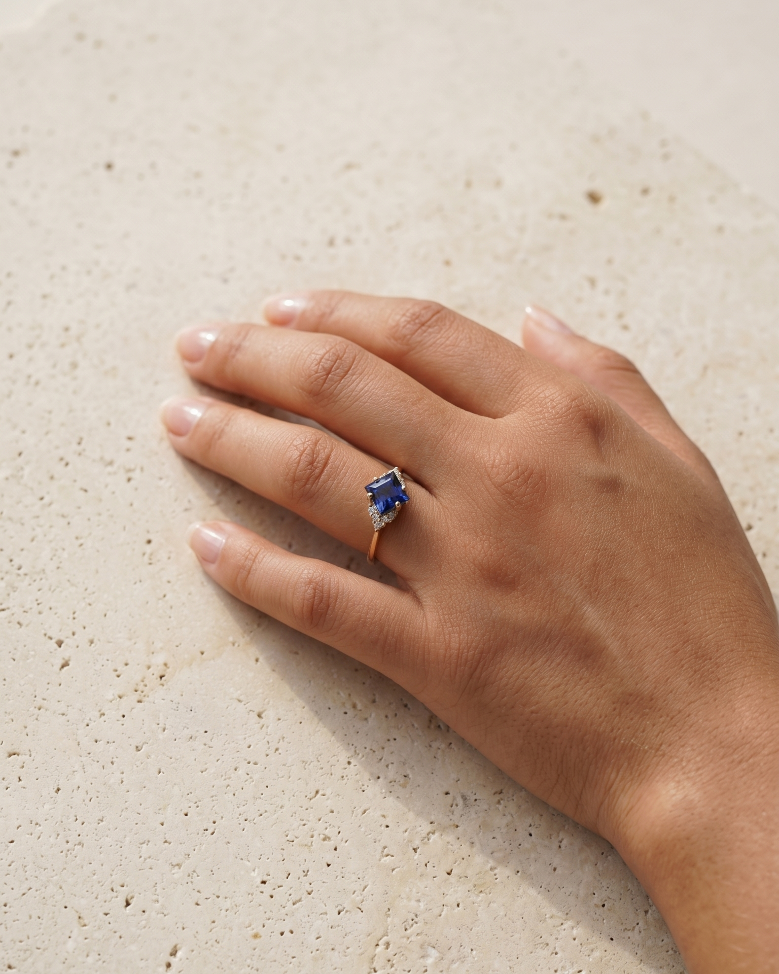 Juliette Ring With Diamonds and Blue Sapphire