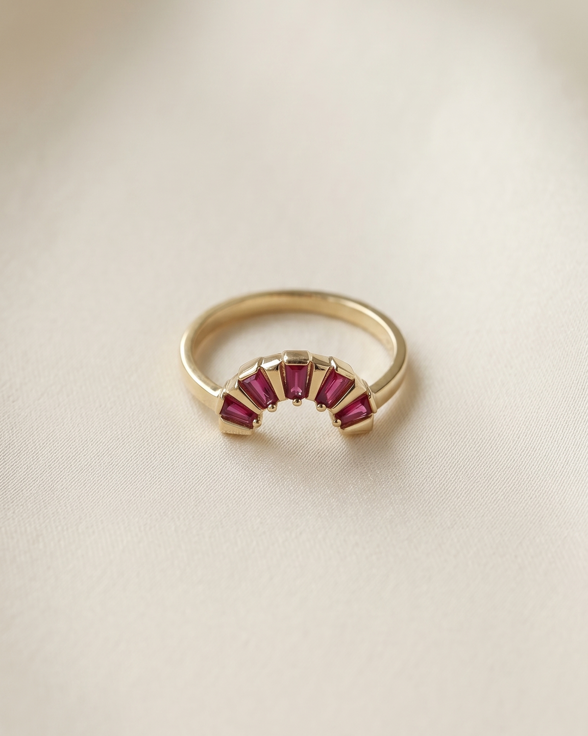 Arch Gold Ring With Ruby