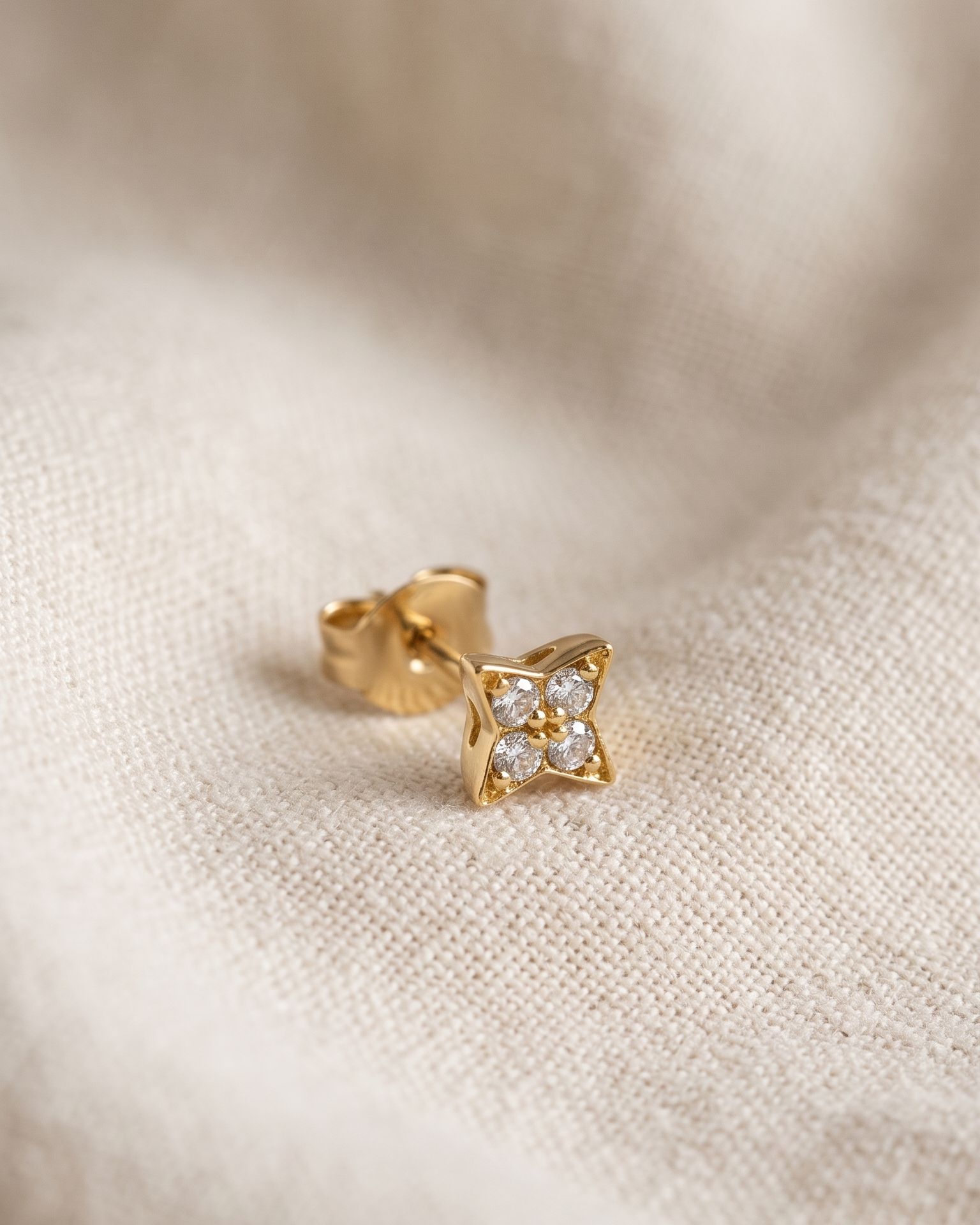 Venus Earring With White Diamonds