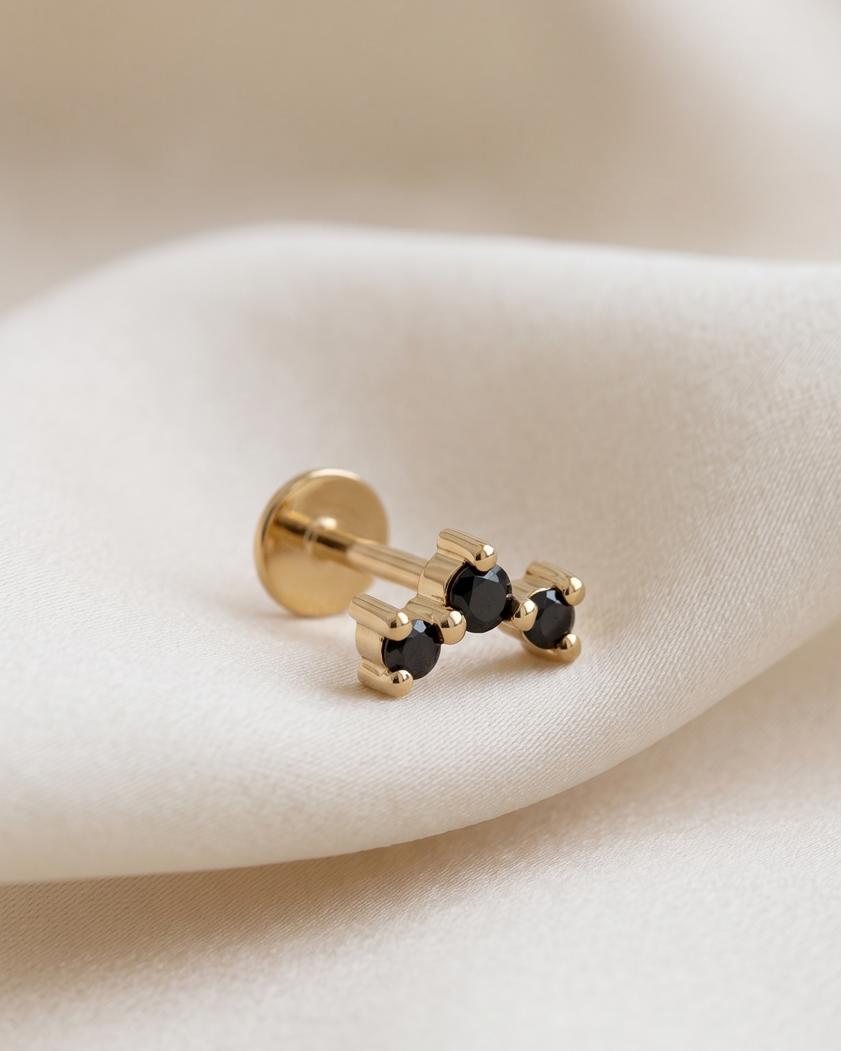 Frida Piercing Earring With Black Diamonds
