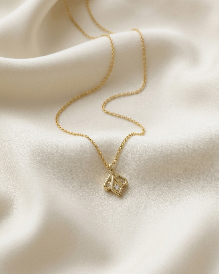 Roza Necklace White Diamonds