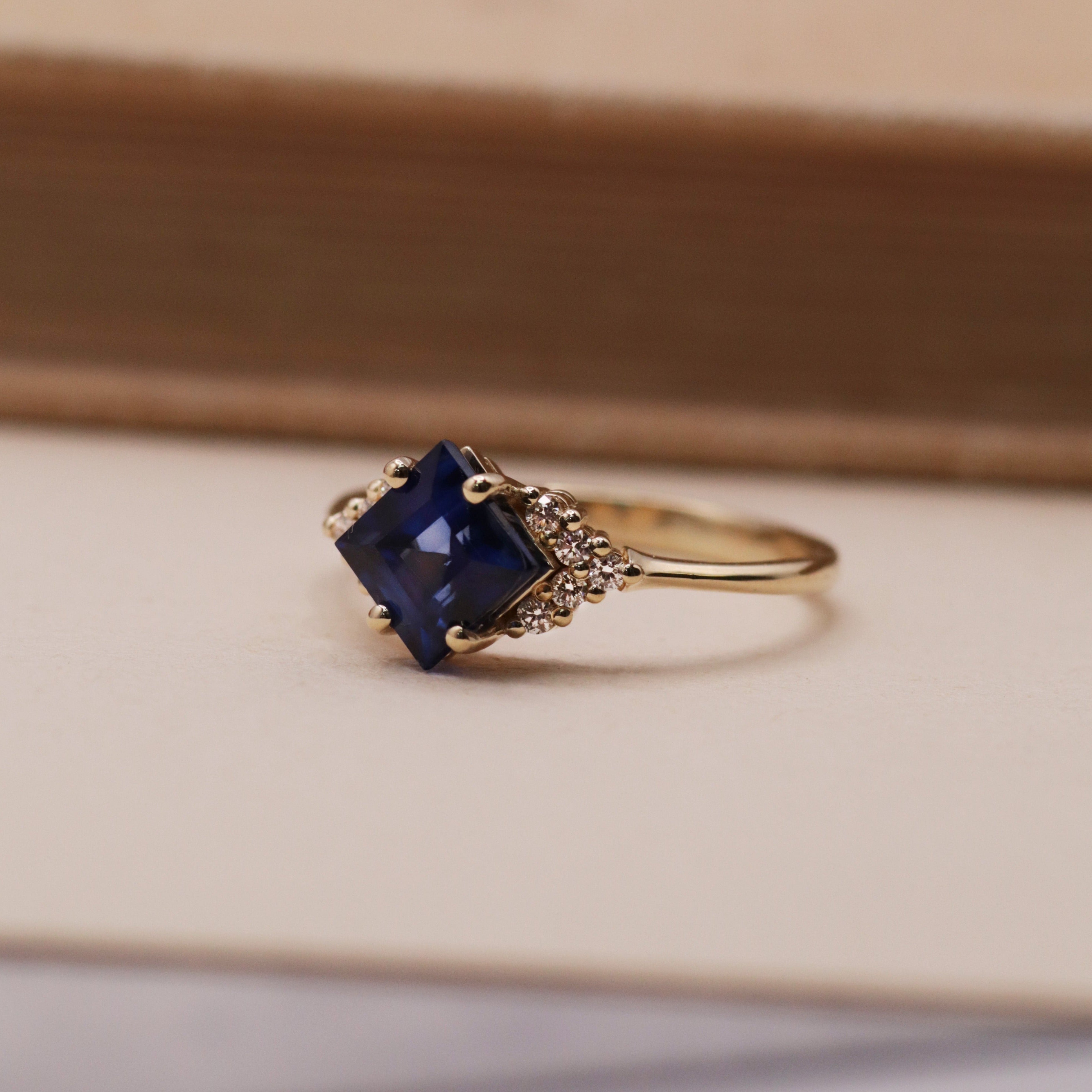 Juliette Ring With Diamonds and Blue Sapphire