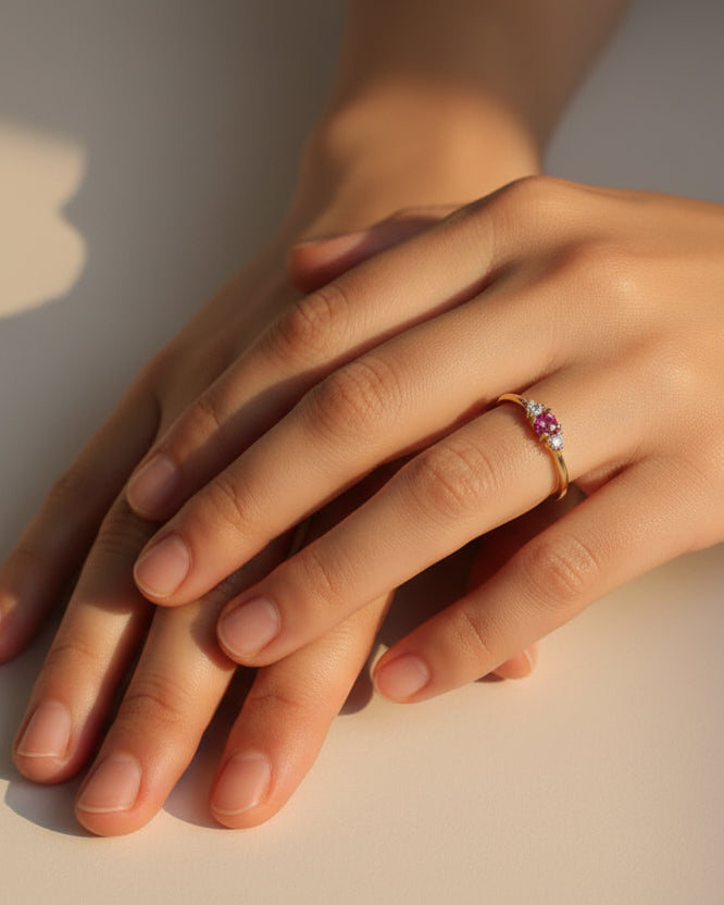 Audrey Gold Ring 3.5mm pink sapphire & diamonds