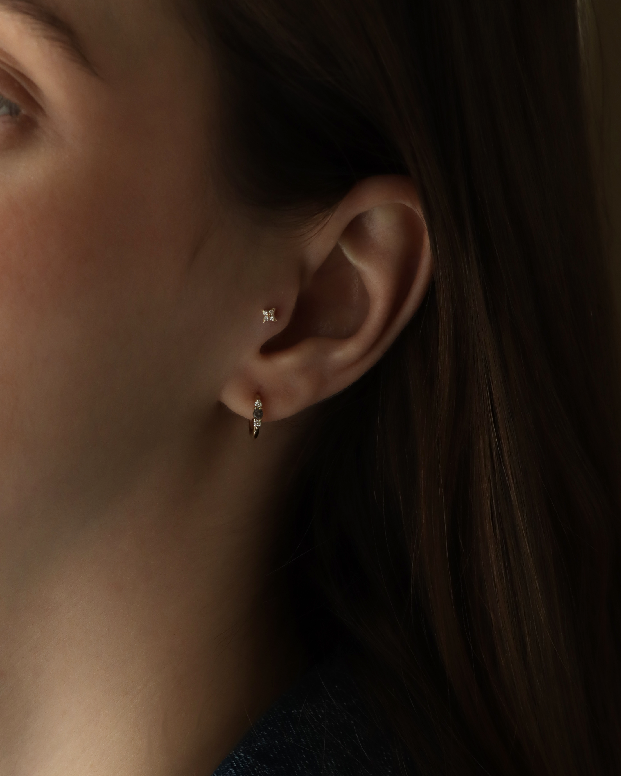 Audrey small Hoop With gray & White Diamonds