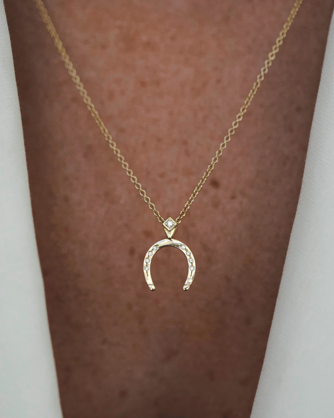Horseshoe Gold Necklace White Diamond