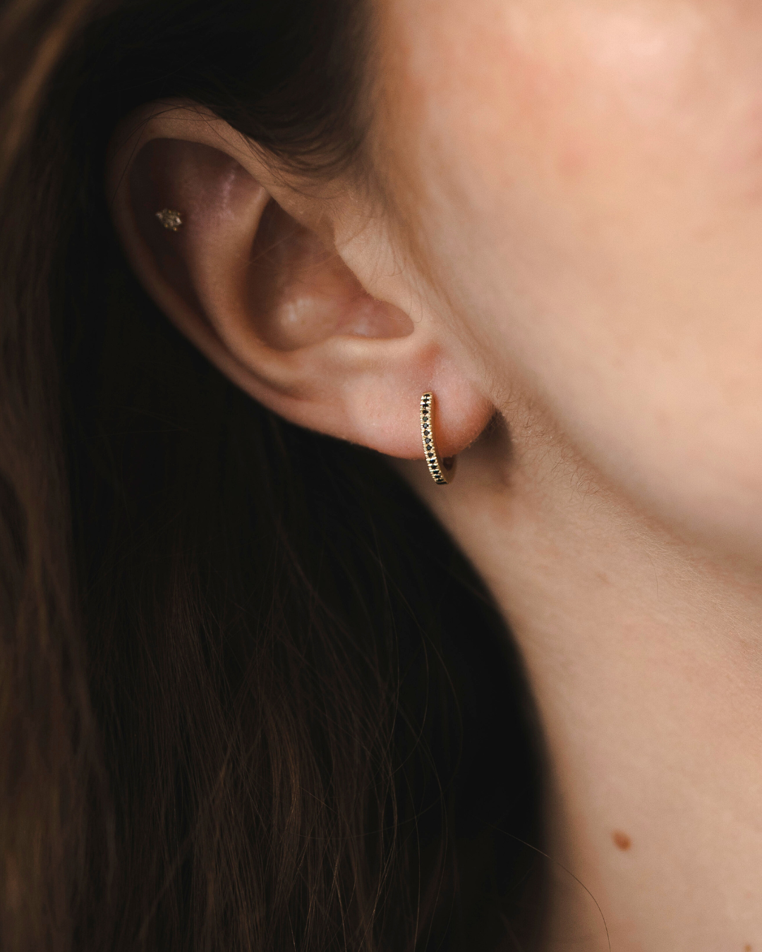 Khloé Large Hoop Gold Earring with Black Diamonds