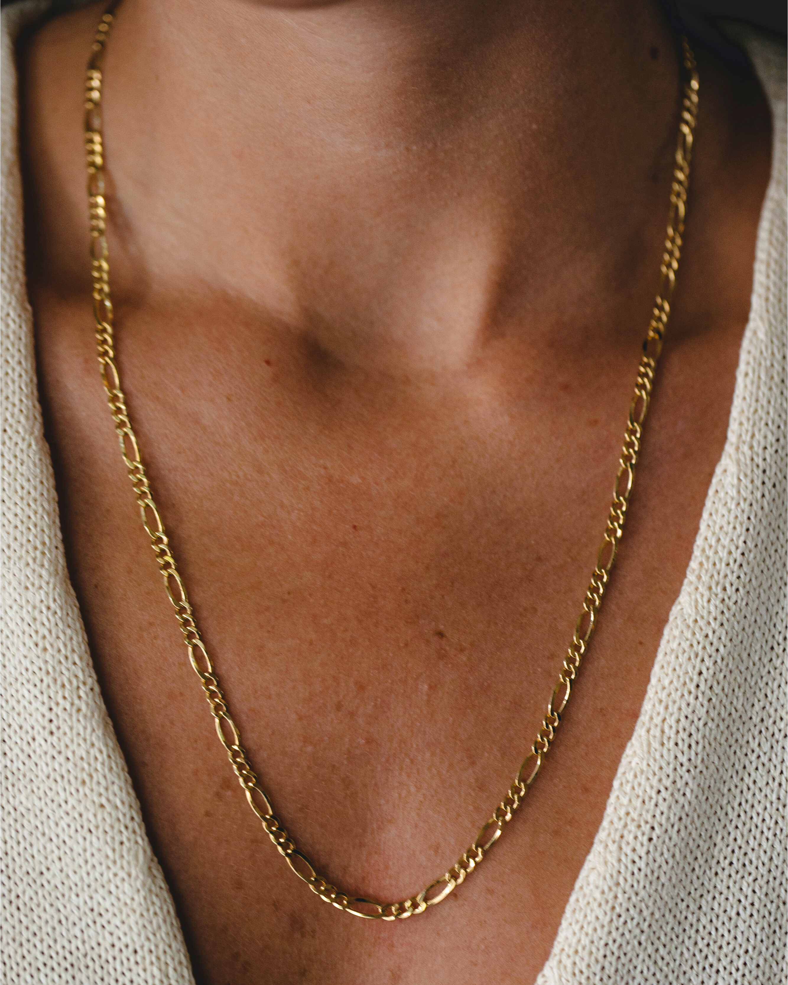 Naomi gold necklace