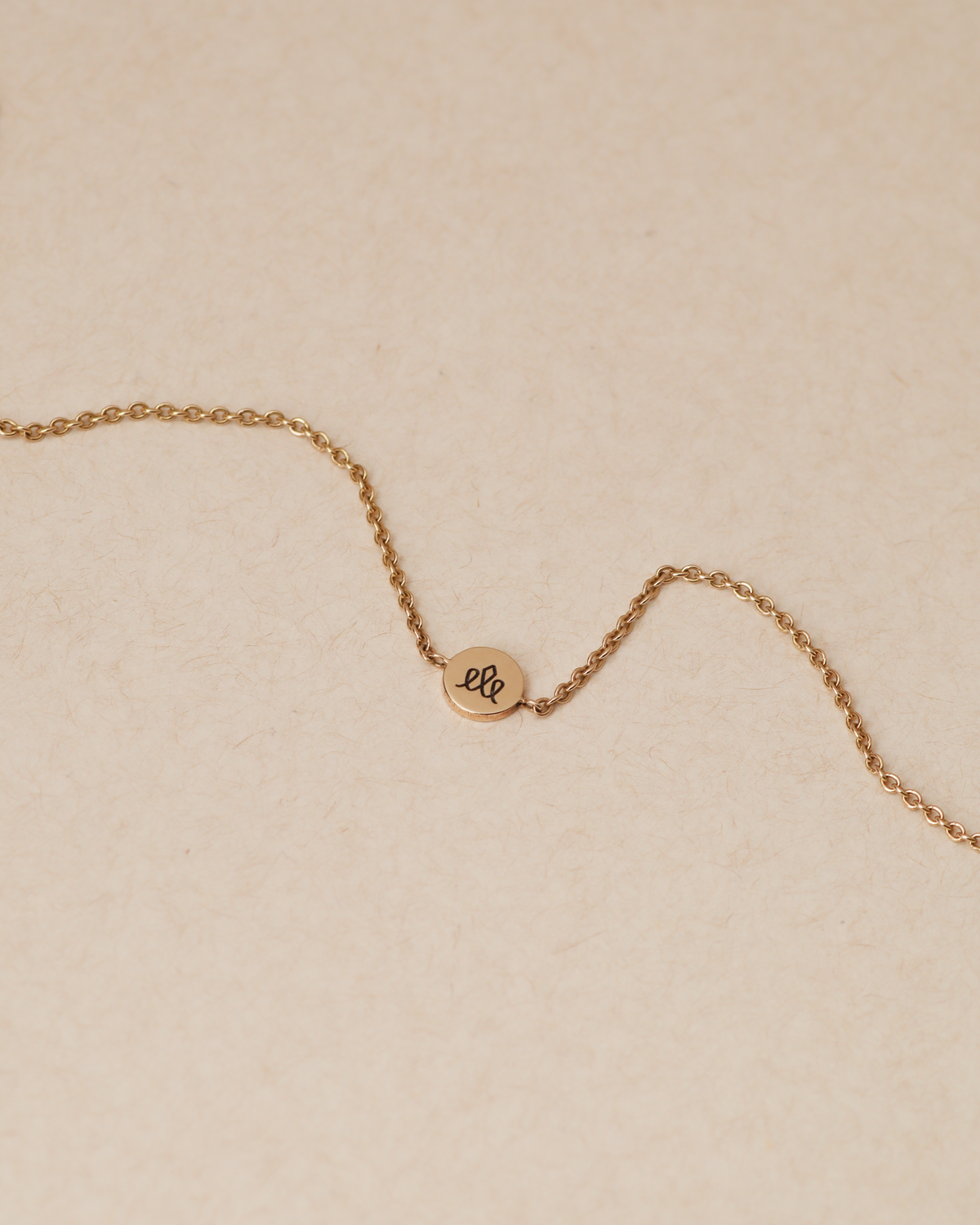 Round Crown element gold chain bracelet