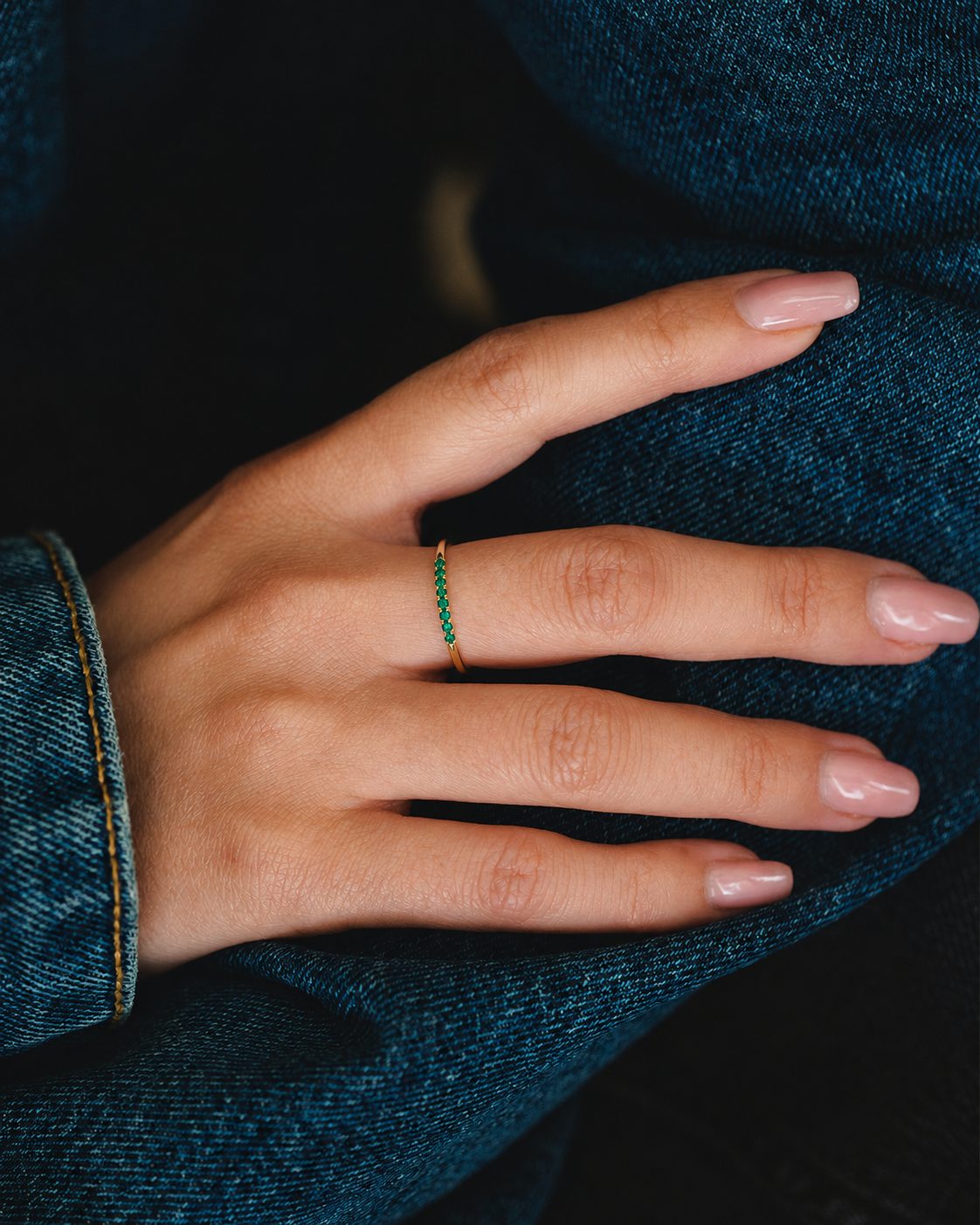 Kelly ring with Emerald
