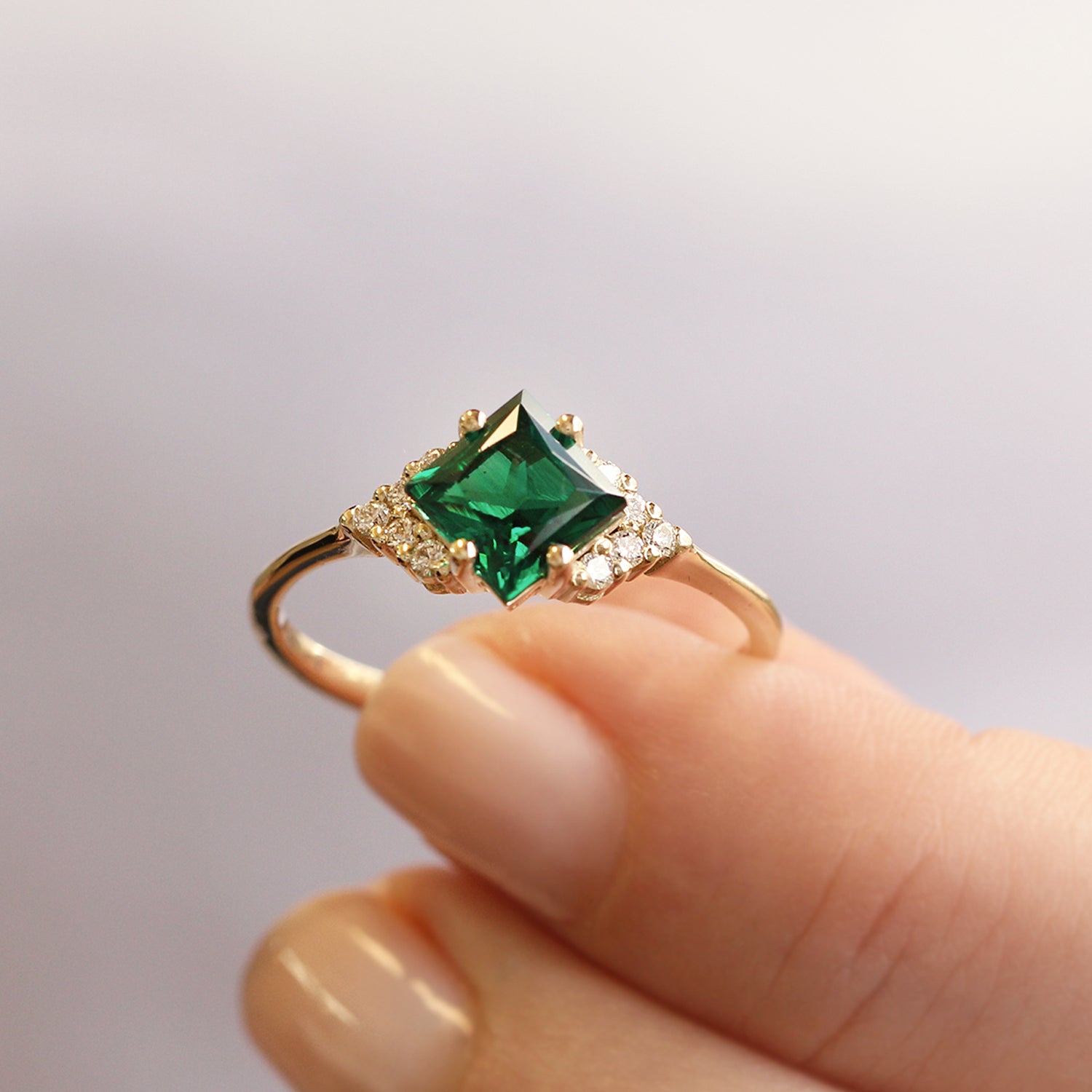 Juliette Ring With Diamonds and Emerald