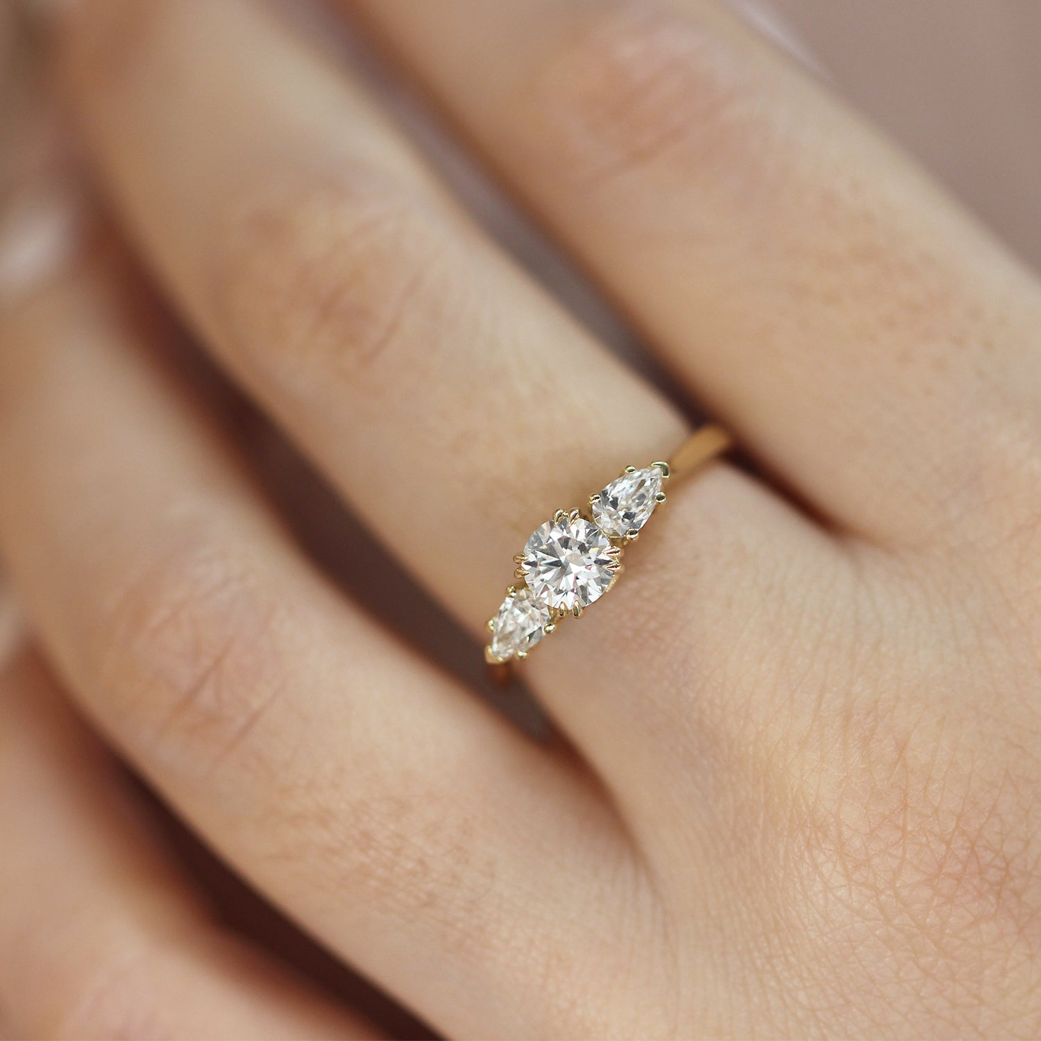 The Emma Ring White diamonds 5mm