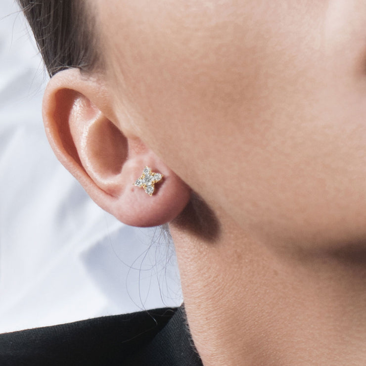 five diamond earrings flower shaped