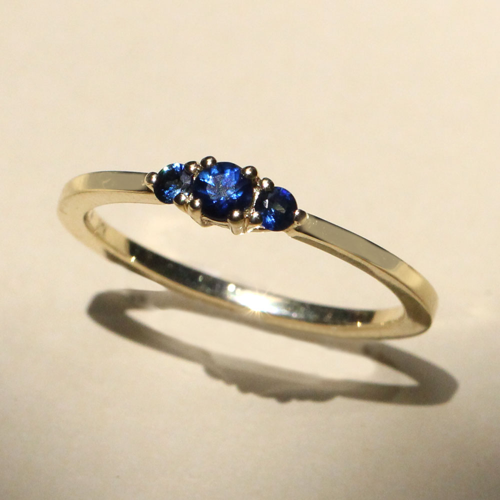 Audrey Gold Ring 3mm Sapphire