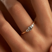 Audrey Ring Grey & White 4.5 mm Diamond