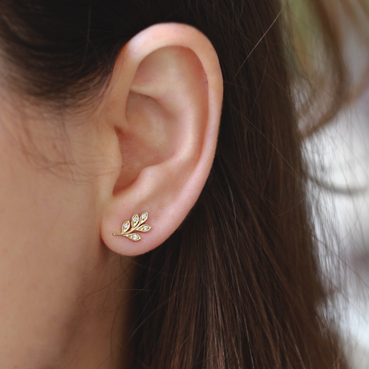 Leaf Gold Earring With White Diamonds